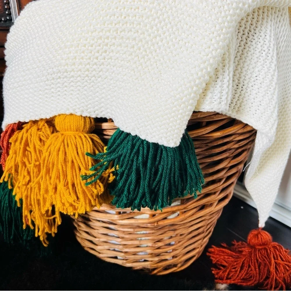 50”x70” Pom Pom throw blanket,bohemian decor bedcover.